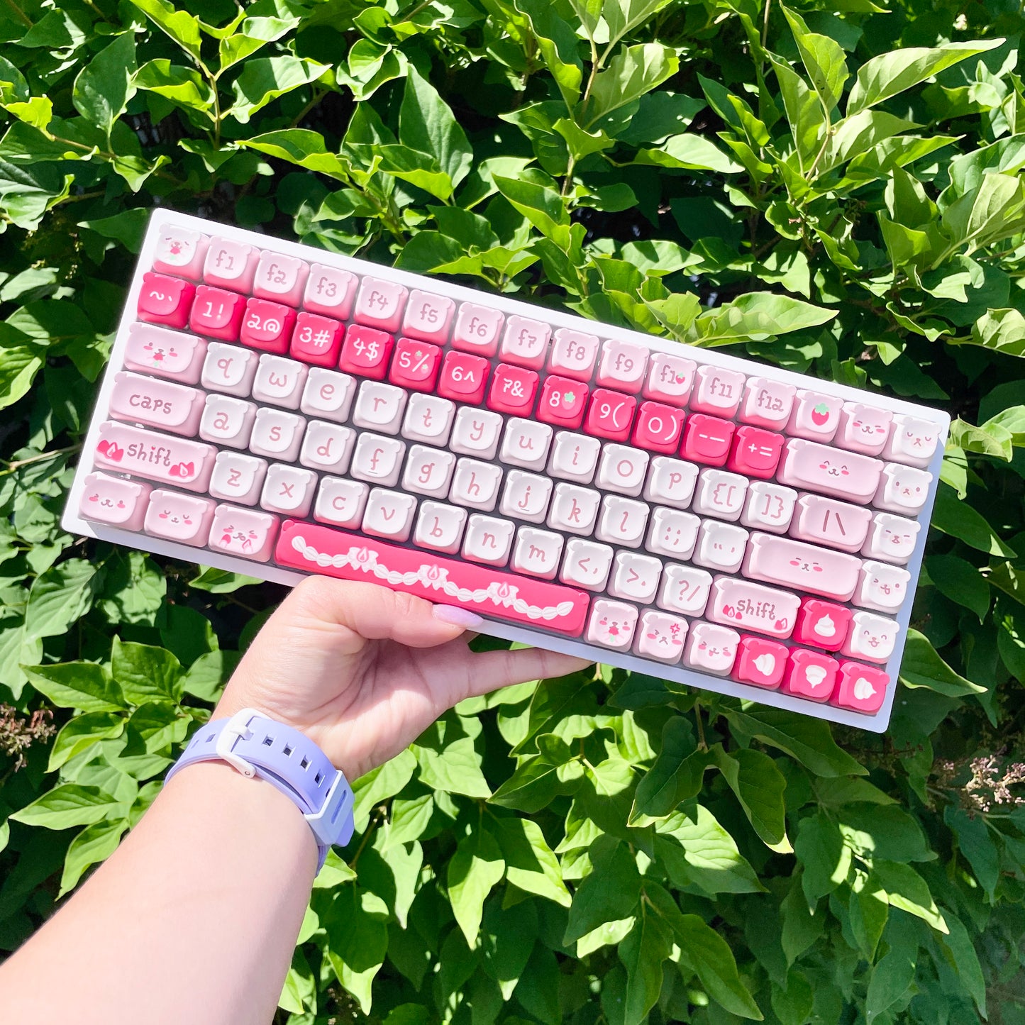 Strawbearies & Cream Keycap Set