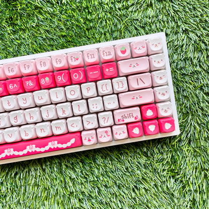 Strawbearies & Cream Keycap Set
