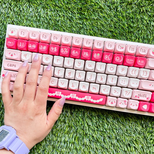Strawbearies & Cream Keycap Set